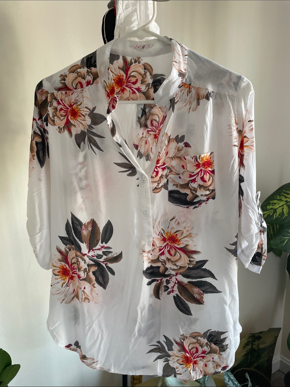 a'gaci White Floral Button-Down Shirt with Red & Brown Accents